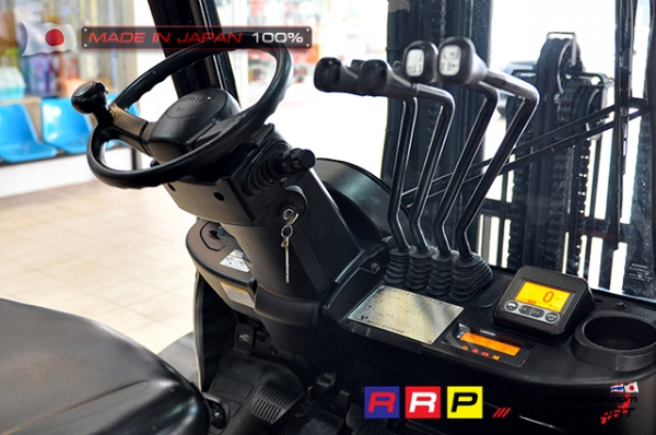 ขายรถโฟล์คลิฟท์มือสอง TOYOTA รุ่น 8FG25-12825 นำเข้าจากประเทศญี่ปุ่น 100\% ไม่เคยใช้งานในไทย