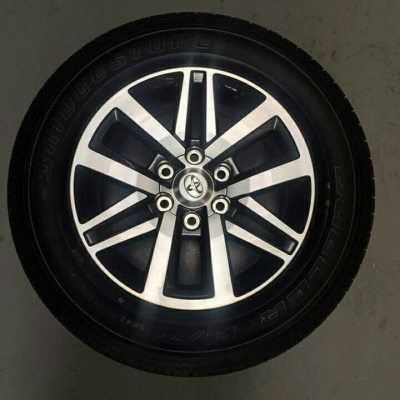 ขายล้อแม็กแท้ติดรถฟอร์จูนเนอร์ ปี 18 เบอร์ 265/60 R18 ยางปี 18 จำนวน 4 วง ของถอดจากรถที่จอดในศูนย์เลย ไม่เคยเอามาวิ่งแตะพื้น ออกรถเมื่อวันที่ 16 กุมภาพันธ์ 2561 ขายล้อแม็กแท้ติดรถฟอร์จูนเนอร์ ปี 18 เบอร์ 265/60 R18 ยางปี 18 จำนวน 4 วง ของถอดจากรถที่จอดในศูนย์เลย ไม่เคยเอามาวิ่งแตะพื้น ออกรถเมื่อวันที่ 16 กุมภาพันธ์ 2561