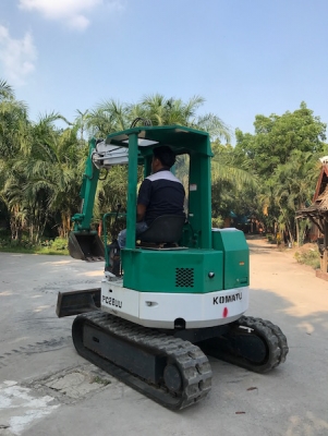 ขายKOMATSU PC28 uu (pc30)คอนโทลดี ปั้มแรง แน่นๆ สวยเดิมจากญี่ปุ่น100\% ทำงานสมบูรณ์ทุกระบบ รับรองไม่ผิดหวัง 195,000 เท่านั้น!!