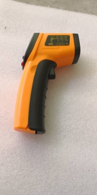 450 บ.ส่งถึงบ้านฟรีโทร 083-2000058 LINE ID: line832923 INFRARED THERMOMETER ปืนยิงวัดอุณหภูมิแบบลำแส