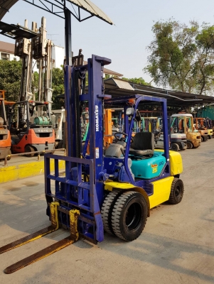 KOMATSU FG25-14,,,เครื่องเบนซิน,,,เกียร์ธรรมดา,,,เสาสูง4เมตร,,,งาเท*ฮิ้งค์*,,,ล้อหน้าคู่,,,บริการติดตั่งระบบแก๊สฟรี,,,สนใจติดต่อ083-062-0223(ปอน)