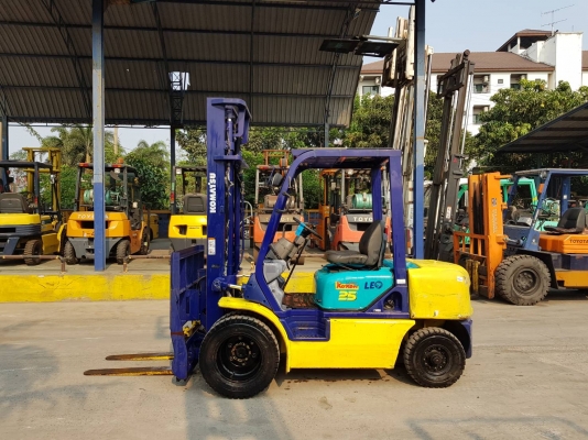 KOMATSU FG25-14,,,เครื่องเบนซิน,,,เกียร์ธรรมดา,,,เสาสูง4เมตร,,,งาเท*ฮิ้งค์*,,,ล้อหน้าคู่,,,บริการติดตั่งระบบแก๊สฟรี,,,สนใจติดต่อ083-062-0223(ปอน)