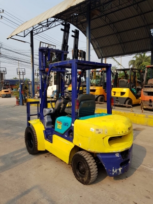 KOMATSU FG25-14,,,เครื่องเบนซิน,,,เกียร์ธรรมดา,,,เสาสูง4เมตร,,,งาเท*ฮิ้งค์*,,,ล้อหน้าคู่,,,บริการติดตั่งระบบแก๊สฟรี,,,สนใจติดต่อ083-062-0223(ปอน)