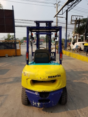 KOMATSU FG25-14,,,เครื่องเบนซิน,,,เกียร์ธรรมดา,,,เสาสูง4เมตร,,,งาเท*ฮิ้งค์*,,,ล้อหน้าคู่,,,บริการติดตั่งระบบแก๊สฟรี,,,สนใจติดต่อ083-062-0223(ปอน)