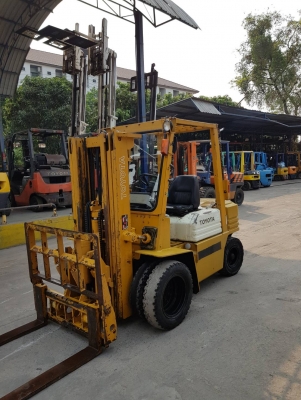 TOYOTA 5FD25 ,,,เครื่องดีเซล,,,เกียร์ออโต้,,,เสาสูง4เมตรเข้าตู้,,,งาเทได้,,,เครื่องดีเกียร์ดี,,,รถนำเข้าพร้อมใช้งาน,,,สนใจติดต่อ083-062-0223(ปอน