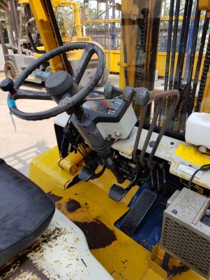 TOYOTA 5FD25 ,,,เครื่องดีเซล,,,เกียร์ออโต้,,,เสาสูง4เมตรเข้าตู้,,,งาเทได้,,,เครื่องดีเกียร์ดี,,,รถนำเข้าพร้อมใช้งาน,,,สนใจติดต่อ083-062-0223(ปอน