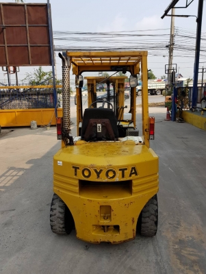 TOYOTA 5FD25 ,,,เครื่องดีเซล,,,เกียร์ออโต้,,,เสาสูง4เมตรเข้าตู้,,,งาเทได้,,,เครื่องดีเกียร์ดี,,,รถนำเข้าพร้อมใช้งาน,,,สนใจติดต่อ083-062-0223(ปอน