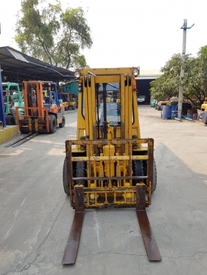 TOYOTA 5FD25 ,,,เครื่องดีเซล,,,เกียร์ออโต้,,,เสาสูง4เมตรเข้าตู้,,,งาเทได้,,,เครื่องดีเกียร์ดี,,,รถนำเข้าพร้อมใช้งาน,,,สนใจติดต่อ083-062-0223(ปอน