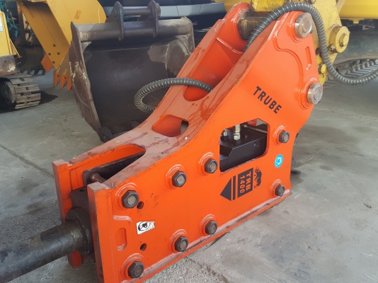 KOMATSU PC210LC นอกญี่ปุ่น ราคา 2,450,000 KOMATSU PC210LC นอกญี่ปุ่น ราคา 2,450,000