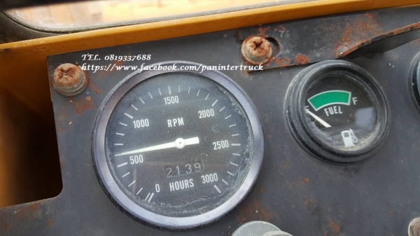 FROM JAPANรถตักล้อยางKOMATSU-SD25 เกียร์ทอร์ค/มีเก๋ง/เครื่องยนต์KOMATSU-6D95L- 6สูบ/ความจุของบุ๊งกี๋ประมาณ:2.5คิว /ยกสูงประมาณ3.40เมตร / ราคาเพียง 320,000 บาท สนใจติดต่อ 0819337688