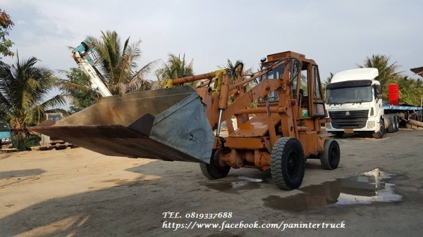 FROM JAPANรถตักล้อยางKOMATSU-SD25 เกียร์ทอร์ค/มีเก๋ง/เครื่องยนต์KOMATSU-6D95L- 6สูบ/ความจุของบุ๊งกี๋ประมาณ:2.5คิว /ยกสูงประมาณ3.40เมตร / ราคาเพียง 320,000 บาท สนใจติดต่อ 0819337688