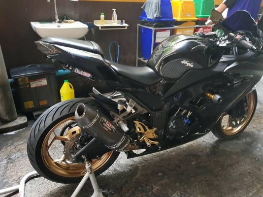 ขาย Kawasaki Ninja 300 ABS รถปี 57 เคะรื่องดีเดิมๆ แต่งภายนอก รถไม่ล้ม มีรอยขีดข่วนเล็กๆน้อยๆ รถวิ่งไปสองหมื่นกว่าโล ท่อแต่ง ปิดบัญชีึแล้ว รอเล่ม สนใจจริงๆค่อยต่อรอง