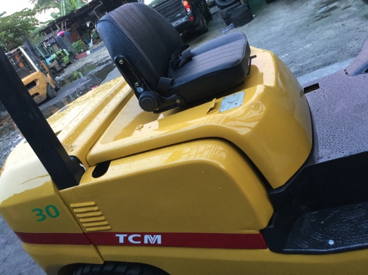 ขาย โฟรคลิฟท์  ทีซีเอ็ม 3 ตัน เสาเข้าตู้ 4.5 เมตร