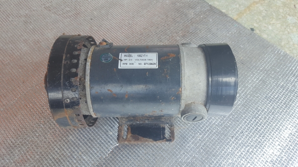 มอเตอร์ ลูวิ่งไฟฟ้า ปรับรอบได้ 2.0 HP 180V DC ราคา 1,200 บาท รวมส่ง