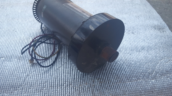 มอเตอร์ ลูวิ่งไฟฟ้า ปรับรอบได้ 1.5 HP 180V DC ราคา 1,200 บาท รวมส่ง