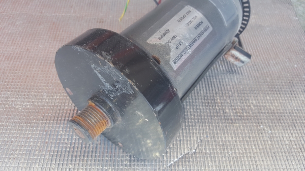 มอเตอร์ ลูวิ่งไฟฟ้า ปรับรอบได้ 1.5 HP 180V DC ราคา 1,200 บาท รวมส่ง