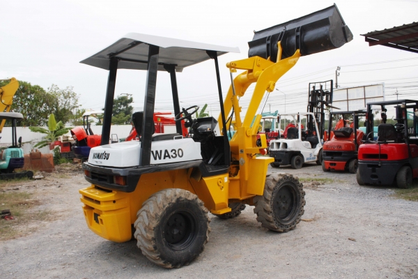 ขายรถตัก KOMATSU WA 30-5 พร้อมใช้งาน สนใจติดต่อ 086-324-1992
