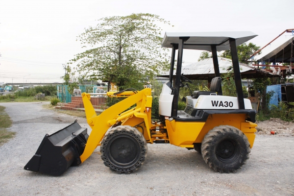 ขายรถตัก KOMATSU WA 30-5 พร้อมใช้งาน สนใจติดต่อ 086-324-1992