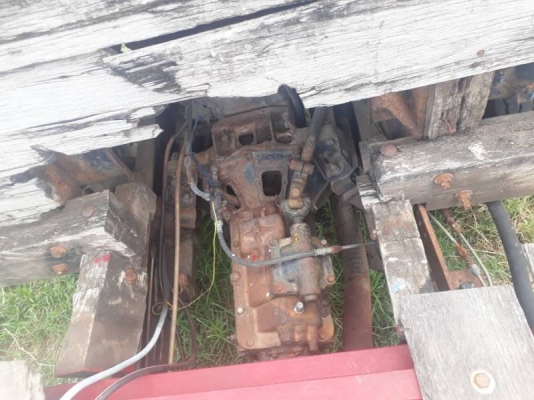 KOMATSU PC 60-5 + เทนเลอร์ 6ล้อ