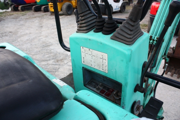 ขายรถขุด เก่าญี่ปุ่นพร้อมใช้งาน สนใจติดต่อ 086-324-1992