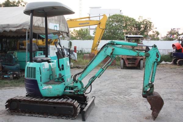 ขายรถขุด เก่าญี่ปุ่นพร้อมใช้งาน สนใจติดต่อ 086-324-1992