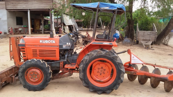 L2605 DT ดันหน้า ผาลหลัง เล่มทะเบียนพร้อม เครื่อง 3สูบพร้อมใช้งาน L2605 DT ดันหน้า ผาลหลัง เล่มทะเบียนพร้อม เครื่อง 3สูบพร้อมใช้งาน