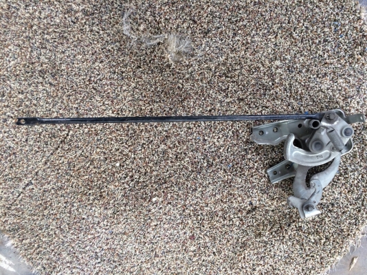 ที่ล็อคหัวรถ Hino FC เมก้า