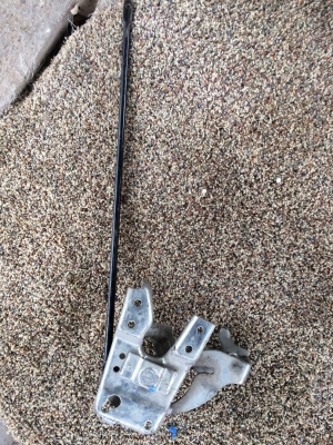 ที่ล็อคหัวรถ Hino FC เมก้า