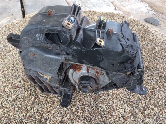 ตู้แอร์คอยเย็น Hino FC เมก้า