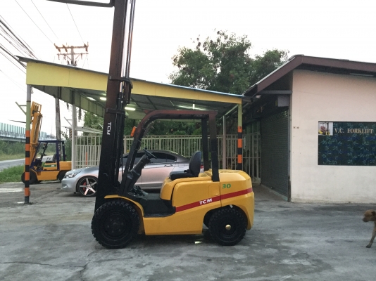 ขาย โฟรคลิฟท์  ทีซีเอ็ม 3 ตัน เสาเ 4 เมตร