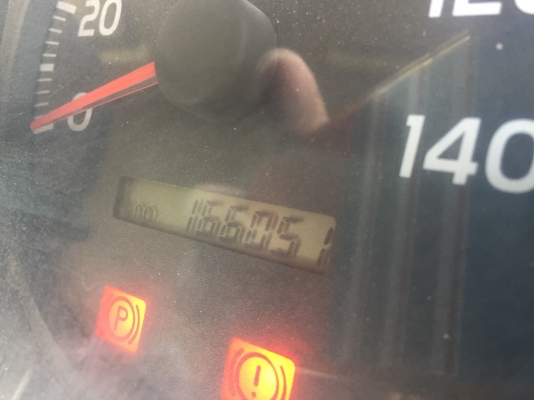 ขายด่วน. 380. ปี56. วิ่งแสนกว่าโล. ยางดี สภาพพร้อมใช้งาน เอกสารพร้อม
