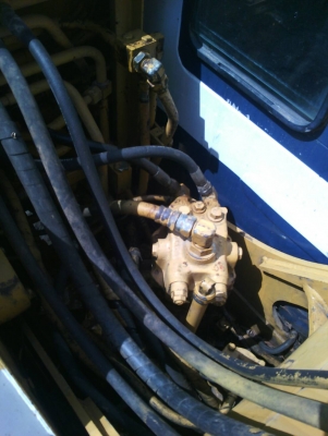 ขายรถแบคโฮ KOMATSU PC60-6 ระบบไฟเต็ม ราคา 480000
