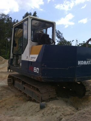 ขายรถแบคโฮ KOMATSU PC60-6 ระบบไฟเต็ม ราคา 480000