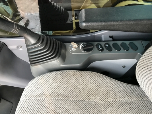 ขาย KOMATSU PC200-8MO สวยๆ พร้อมใช้งาน สีเดิมทั้งคัน 5700 ชั่วโมง(PM7000ชม) ชมรถที่หน้างานได้ทุกวัน สนใจติดต่อโดยตรง 081-4283210