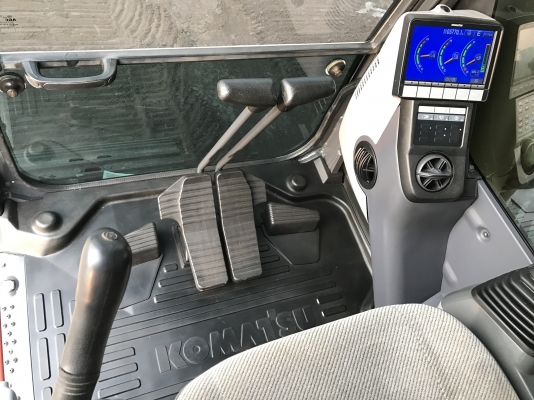 ขาย KOMATSU PC200-8MO สวยๆ พร้อมใช้งาน สีเดิมทั้งคัน 5700 ชั่วโมง(PM7000ชม) ชมรถที่หน้างานได้ทุกวัน สนใจติดต่อโดยตรง 081-4283210