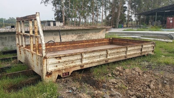 ขาย 29,000 กะบะเปิดข้างได้ กว้าง 2.50 ม.ยาว 5.20 ม.สูง 40 ซม.กะบะเหล็กสวยหนา สภาพดีมากเหมือนใหม่ กะบะอยู่ ปทุมธานี สามโคก 090-772-3710 090-772-3708