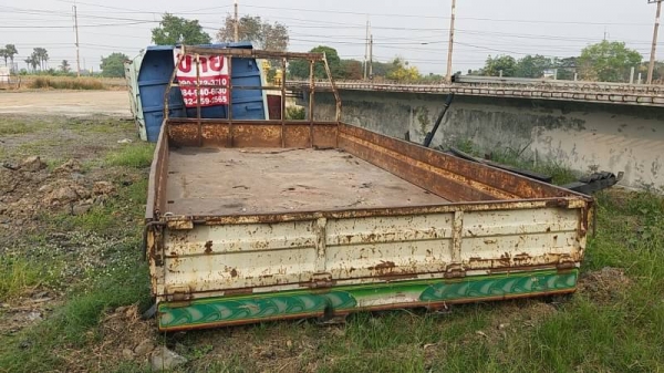 ขาย 29,000 กะบะเปิดข้างได้ กว้าง 2.50 ม.ยาว 5.20 ม.สูง 40 ซม.กะบะเหล็กสวยหนา สภาพดีมากเหมือนใหม่ กะบะอยู่ ปทุมธานี สามโคก 090-772-3710 090-772-3708