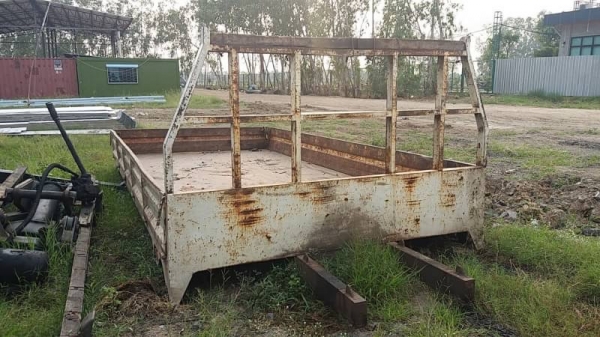 ขาย 29,000 กะบะเปิดข้างได้ กว้าง 2.50 ม.ยาว 5.20 ม.สูง 40 ซม.กะบะเหล็กสวยหนา สภาพดีมากเหมือนใหม่ กะบะอยู่ ปทุมธานี สามโคก 090-772-3710 090-772-3708