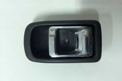 ขายมือเปิดประตูโครเมี่ยมด้านในรถ DAIHATSU รุ่น MIRA L80