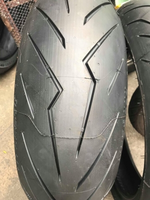 ยางใหม่ มือ1 Pirelli Rosso 3 พร้อมใบรับประกันยางทุกเส้น ยางใหม่ มือ1 Pirelli Rosso 3 พร้อมใบรับประกันยางทุกเส้น