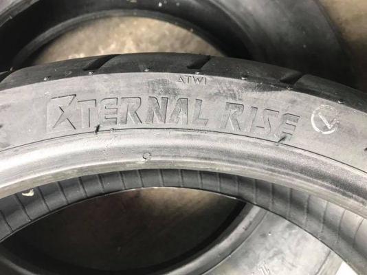 ยางใหม่ มือ1 Eternal Rise นิ่ม ๆเลย cbr400,nc30 จัดไป