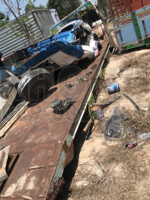 ขายด่วน หางท้ายลาด10ล้อ ยาว6.50 มีบรรไดพับ เหล็กหนา ใส่ pc 200 สบายๆ สภาพทำสีใหม่ นิด1 รับรองสวย ขาย 48000