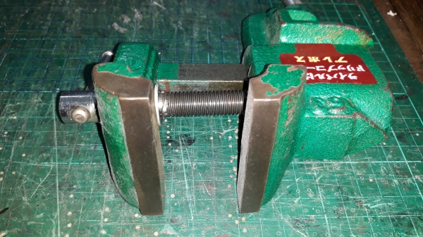 ขายปากกาจับขอบโต๊ะMADE IN JAPAN.งานเก่ารุ่น