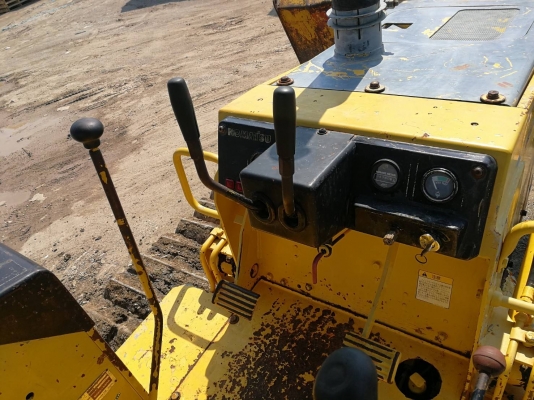 ขาย!! >>> รถแทรกเตอร์ Komatsu D20 รุ่น 7 สภาพสวยพร้อมใช้งาน <<< เบอร์ติดต่อ 098-7155789 086-4631102