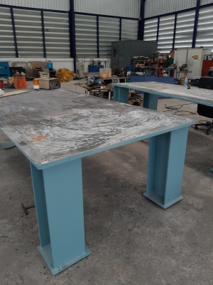 โต๊ะเหล็กขนาดกว้าง151กับกว้าง 118 ยาว 305 สูง 80หนา1นิ้ว2หุน(30มิล)ตัว151=26,000ตัว118=21,000 โต๊ะเหล็กขนาดกว้าง151กับกว้าง 118 ยาว 305 สูง 80หนา1นิ้ว2หุน(30มิล)ตัว151=26,000ตัว118=21,000