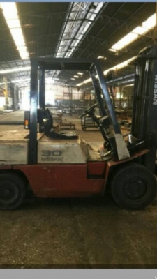 รถยกนิสสัน 3 ตัน เสาสูง 3 เมตร เครื่องดีเซล เกียร์ออโต้