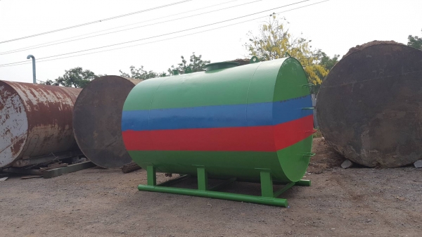 ถังน้ำมันขนาด 4800 ลิตรสภาพสวยๆ ถังน้ำมันขนาด 4800 ลิตรสภาพสวยๆ