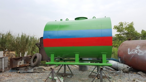 ถังน้ำมันขนาด 4800 ลิตรสภาพสวยๆ ถังน้ำมันขนาด 4800 ลิตรสภาพสวยๆ