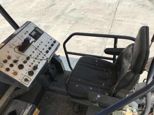 Vogele S2100 ปี 2003 ใช้งาน 3 พันชั่วโมง นำเข้าจากญี่ปุ่น รถสวย ไม่แพงครับ Vogele S2100 ปี 2003 ใช้งาน 3 พันชั่วโมง นำเข้าจากญี่ปุ่น รถสวย ไม่แพงครับ