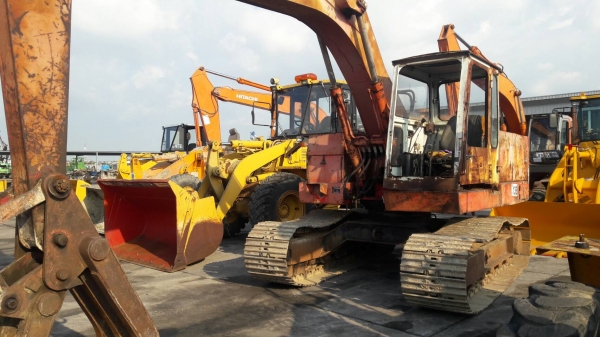 ขายถูกรถขุด YUTANI รุ่น YS450  เครื่อง 6DS7 ขนาด6 สูบ มาพร้อมตัวหนีบหรือจะเอาแบบบุ้งกี๋ก็ได้ รถขนาด120 เก่านอกมีเอกสารทดลองขับได้